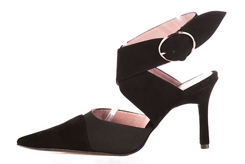 Chaussure femme à brides : Chaussure arrière ouvert avec des brides croisées couleur noir mat. Bout pointu. Talon très haut fin. Vue de profil - Florence KOOIJMAN