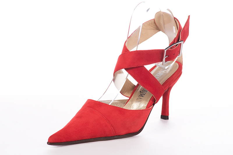 Chaussure femme à brides : Chaussure arrière ouvert avec des brides croisées couleur rouge coquelicot. Bout pointu. Talon haut fin Vue avant - Florence KOOIJMAN