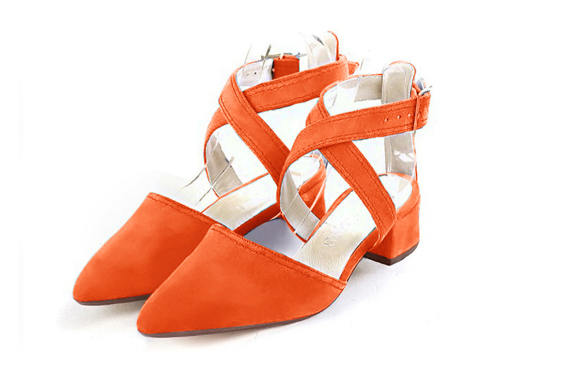 Escarpins habillés brides croisées arrière ouvert cuir orange clémentine à talon évasé de 3.5 cm et bout effilé - Vue avant