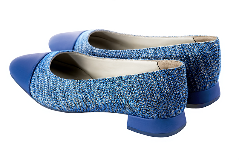 Chaussure femme plate : Ballerine avec un petit talon haut de gamme couleur bleu électrique. Choix des talons - Florence KOOIJMAN