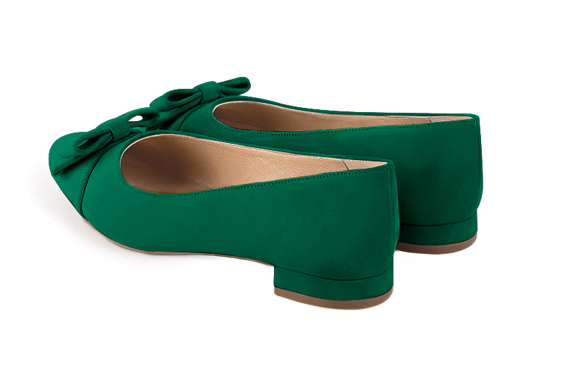 Ballerine : Ballerine avec un petit talon couleur vert émeraude. Bout rond. Talon plat bottier. Vue arrière - Florence KOOIJMAN