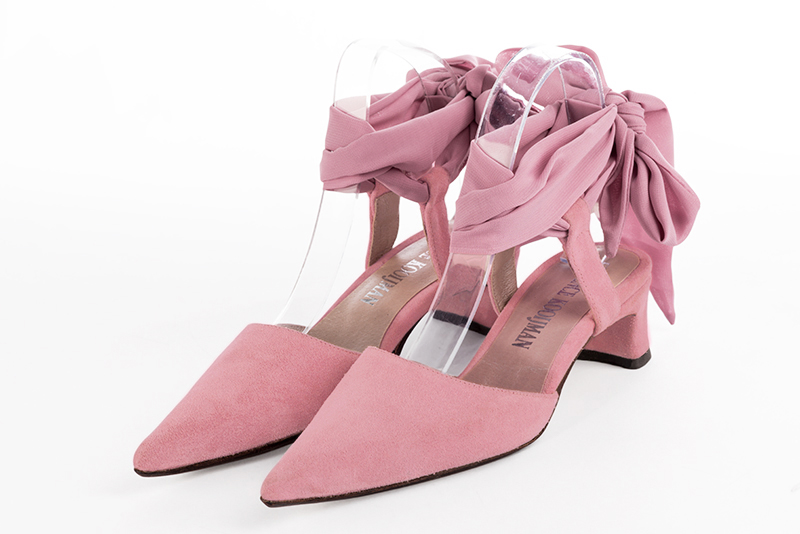 Chaussure femme à brides : Chaussure arrière ouvert avec un foulard autour de la cheville couleur rose camélia. Bout pointu. Petit talon trotteur Vue avant - Florence KOOIJMAN