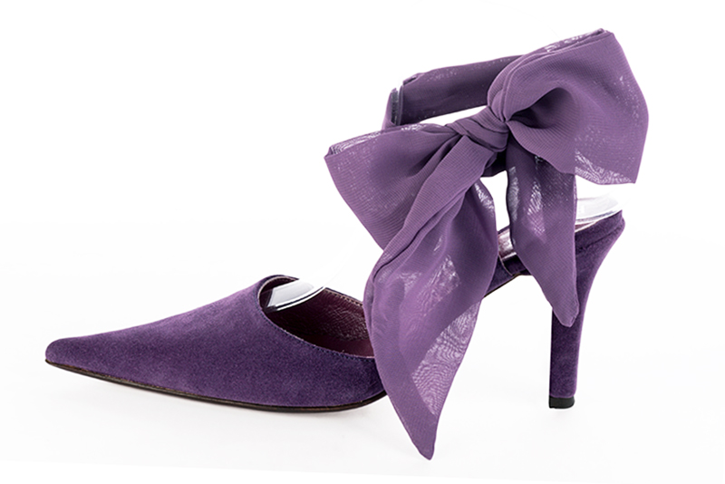 Chaussure femme à brides : Chaussure arrière ouvert avec un foulard autour de la cheville couleur violet améthyste. Bout pointu. Talon haut fin. Vue de profil - Florence KOOIJMAN
