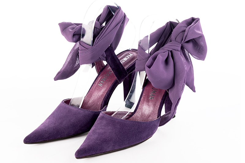 Chaussure femme à brides : Chaussure arrière ouvert avec un foulard autour de la cheville couleur violet améthyste. Bout pointu. Talon haut fin Vue avant - Florence KOOIJMAN