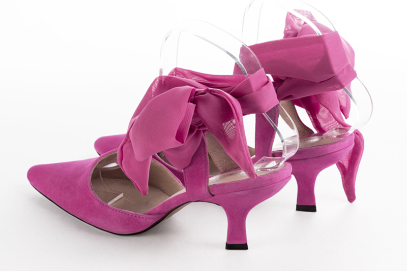 Chaussure femme à brides : Chaussure arrière ouvert avec un foulard autour de la cheville couleur rose fuchsia. Bout effilé. Talon mi-haut bobine. Vue arrière - Florence KOOIJMAN