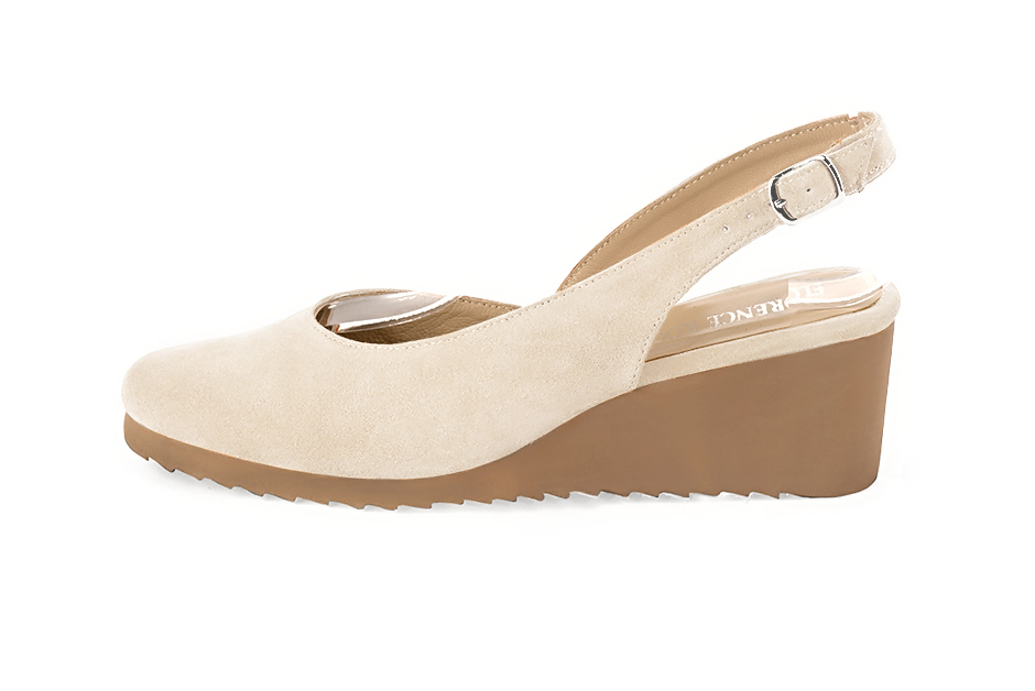 Escarpins habillés bride arrière cuir beige vanille à semelle en gomme et bout rond - Vue de profil