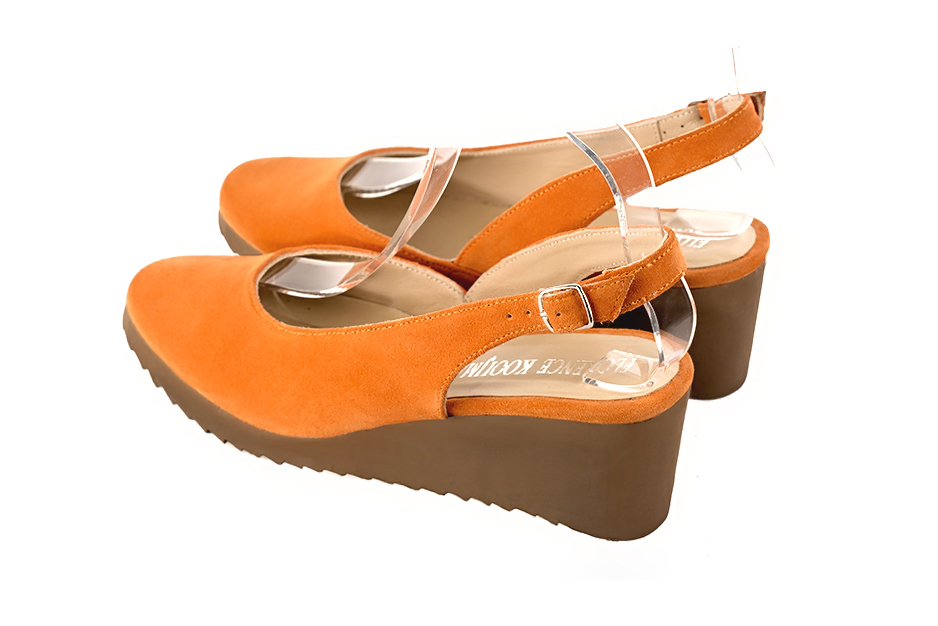 Escarpins habillés bride arrière cuir orange abricot à semelle en gomme et bout rond - Vue arrière