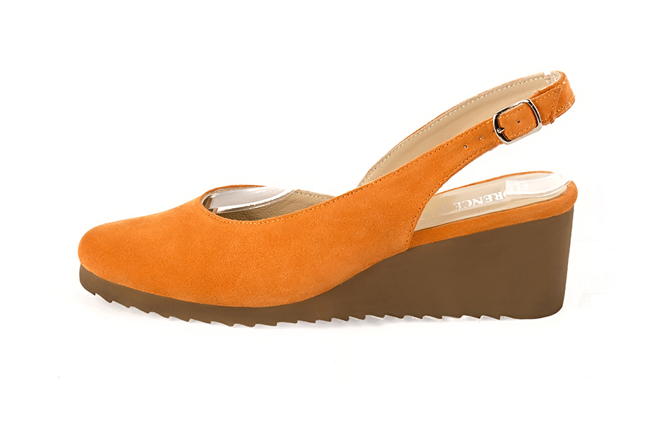 Escarpins habillés bride arrière cuir orange abricot à semelle en gomme et bout rond - Vue de profil