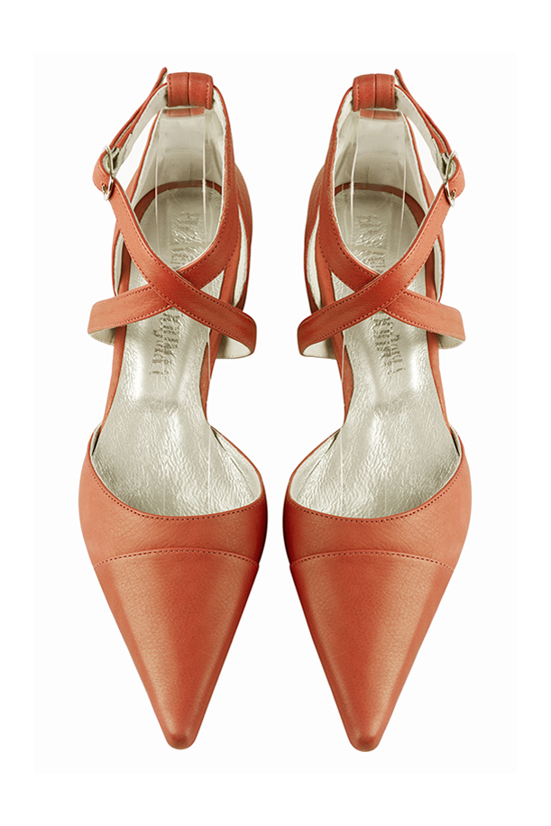 Chaussures brides croisées femme ouvertes sur les côtés orange corail. Bout pointu. Talon évasé de 3.5 cm - Vue du dessus