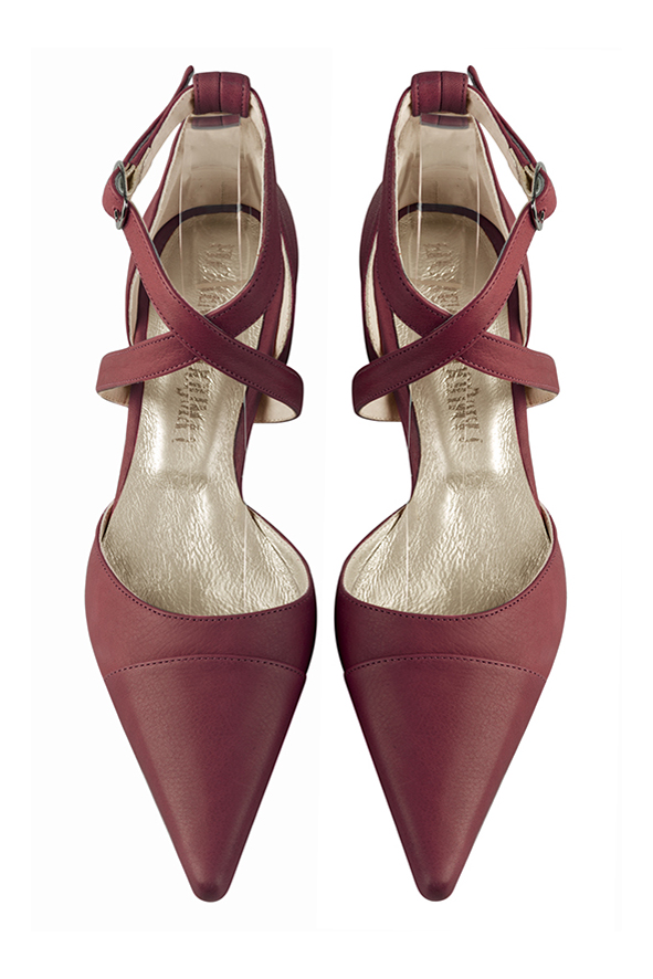 Chaussures brides croisées femme ouvertes sur les côtés rouge bordeaux. Bout pointu. Talon bobine de 5.5 cm - Vue du dessus