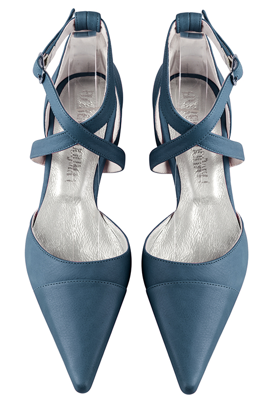 Chaussure femme à brides : Chaussure côtés ouverts brides croisées couleur bleu denim. Bout pointu. Talon mi-haut bobine. Vue du dessus - Florence KOOIJMAN