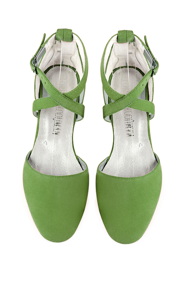 Ballerine : Ballerine sans talon extra plate couleur vert anis. Bout rond. Talon plat bottier. Vue du dessus - Florence KOOIJMAN