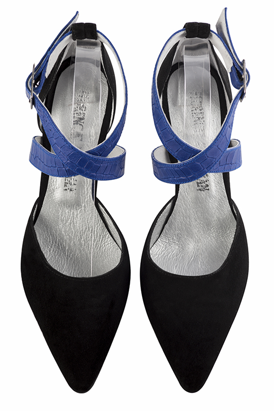 Chaussure femme à brides : Chaussure côtés ouverts brides croisées couleur noir mat et bleu électrique. Bout effilé. Talon très haut trotteur. Vue du dessus - Florence KOOIJMAN