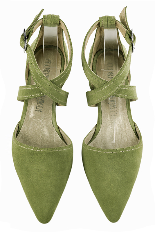 Chaussure femme à brides : Chaussure côtés ouverts brides croisées couleur vert pistache. Bout effilé. Petit talon évasé. Vue du dessus - Florence KOOIJMAN
