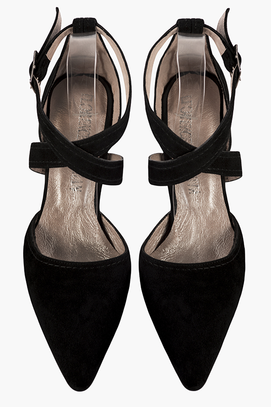 Chaussure femme à brides : Chaussure côtés ouverts brides croisées couleur noir mat. Bout effilé. Talon haut fin. Vue du dessus - Florence KOOIJMAN