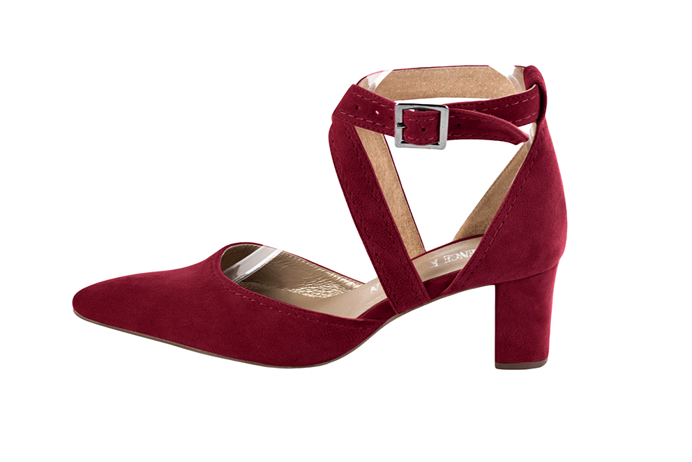 Chaussures brides croisées femme ouvertes sur les côtés rouge bordeaux. Bout effilé. Talon bottier de 6.5 cm - Vue de profil