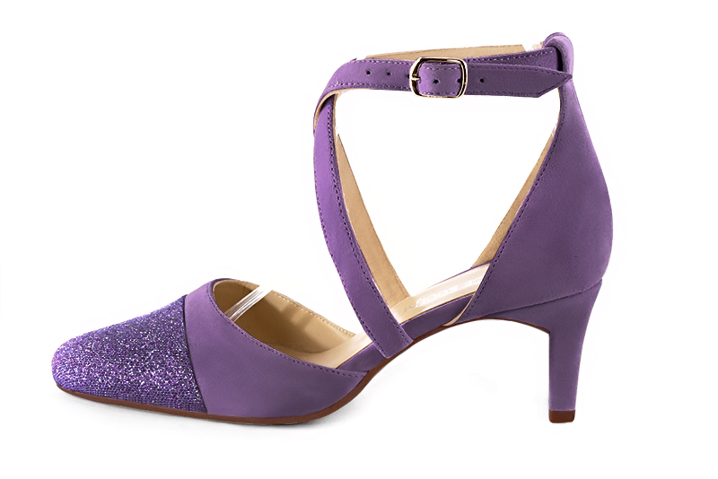 Chaussure femme à brides : Chaussure côtés ouverts brides croisées couleur violet améthyste. Bout rond. Talon mi-haut virgule. Vue de profil - Florence KOOIJMAN