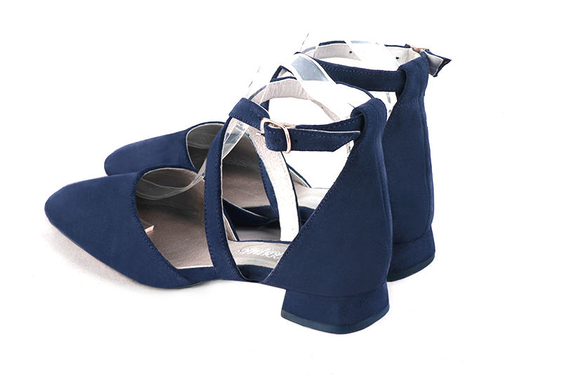 Chaussures brides croisées femme. .  - Vue arrière