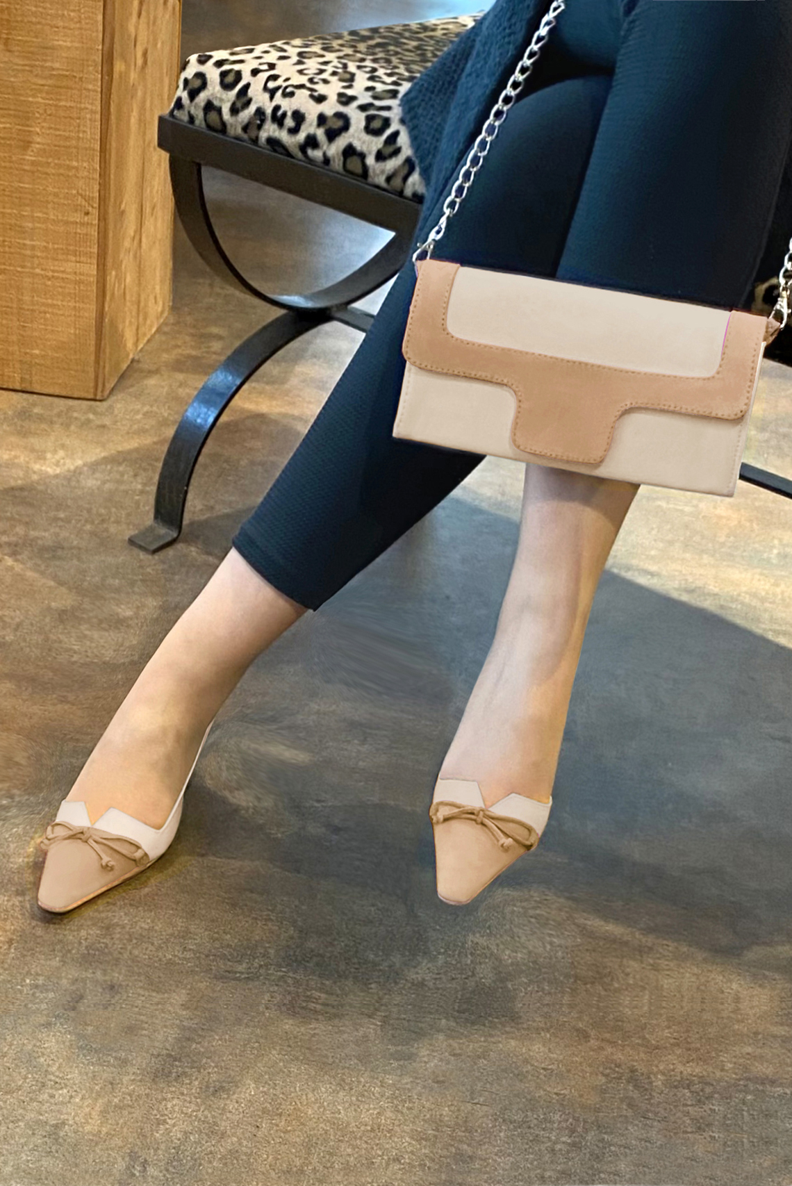 Florence Kooijman - Pochette femme mariage cérémonie or et beige biscuit - Idéal mariage, cérémonie et soirée - Vue porté