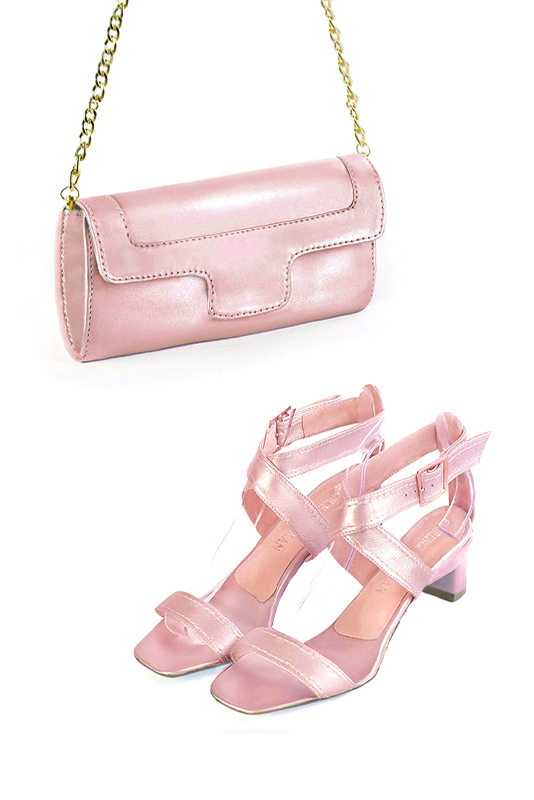 Pochette habillée femme pour cérémonie rose poudré - Vue porté