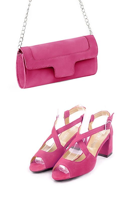 Pochette femme mariage cérémonie en cuir rose fuchsia - Vue porté