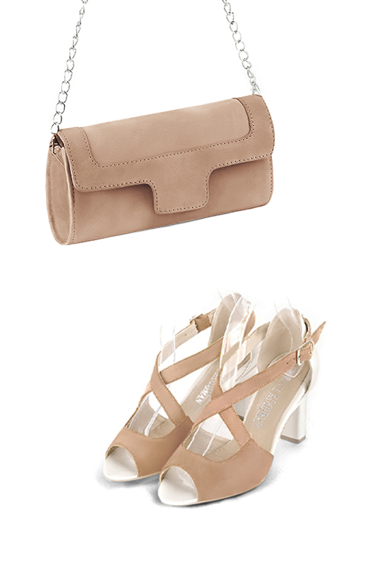Pochette femme mariage cérémonie en cuir beige biscuit - Vue porté