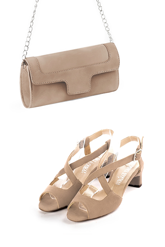 Pochette femme mariage cérémonie en cuir beige sahara - Vue porté