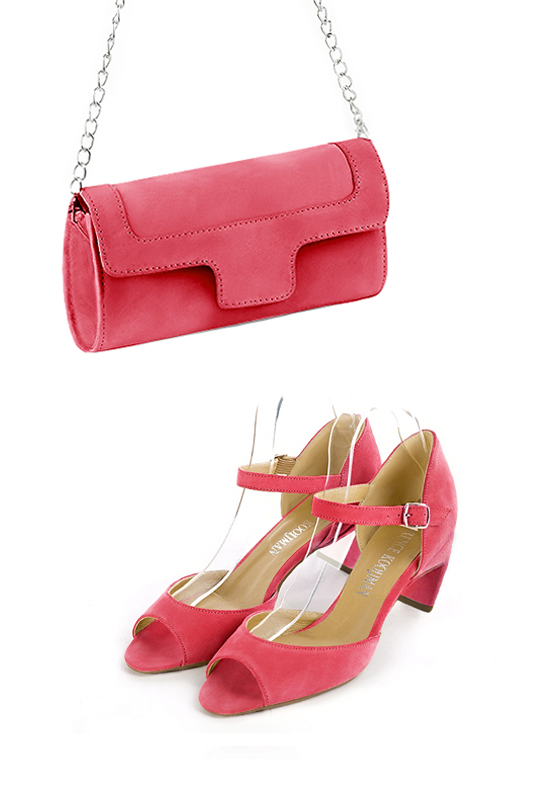 Pochette femme mariage cérémonie en cuir rose camélia - Vue porté
