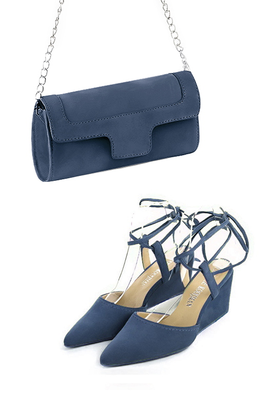 Pochette femme mariage cérémonie en cuir bleu denim - Vue porté