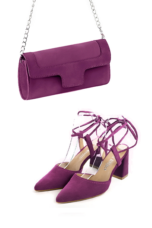 Pochette femme mariage cérémonie en cuir violet myrtille - Vue porté