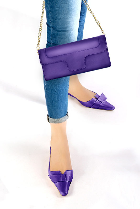 Pochette habillée femme pour cérémonie violet améthyste - Vue porté