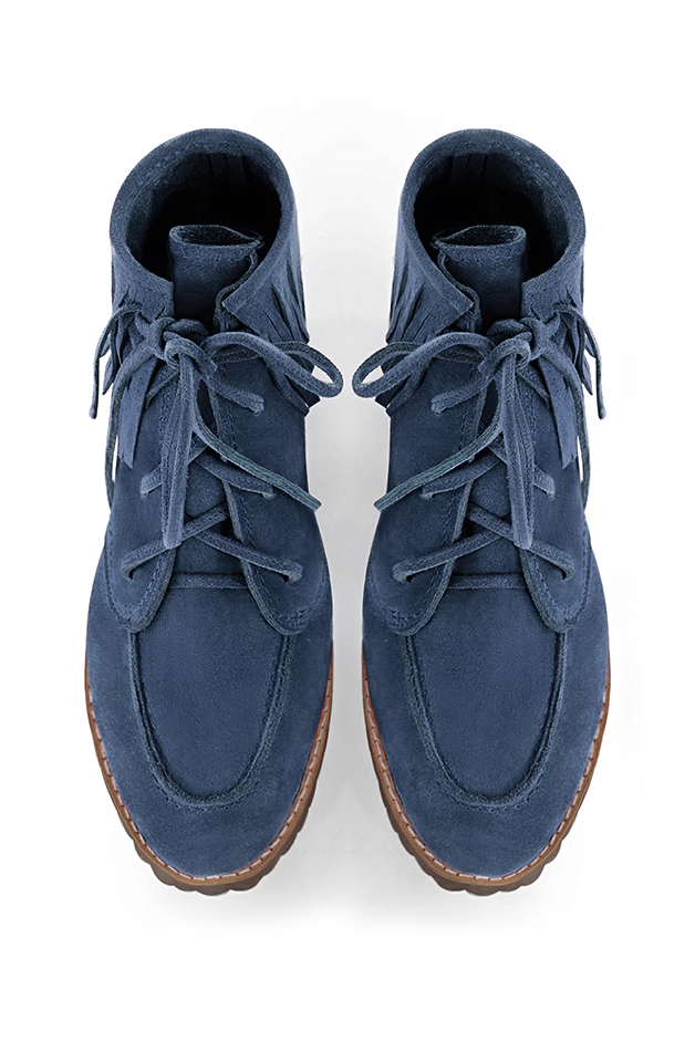Bottines femme à lacets bleu denim. Bout rond. Semelle en gomme - Vue du dessus
