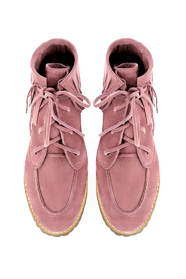 Boots femme : Bottines lacets à l'avant couleur rose vieux rose. Bout rond. Semelle gomme talon plat. Vue du dessus - Florence KOOIJMAN