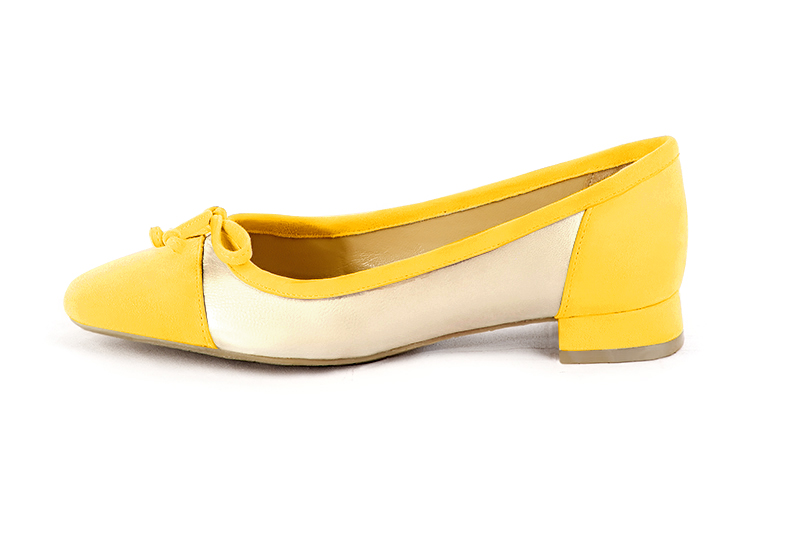 Chaussure femme plate : Ballerine avec un petit talon haut de gamme couleur jaune soleil et or doré. Choix des talons - Florence KOOIJMAN