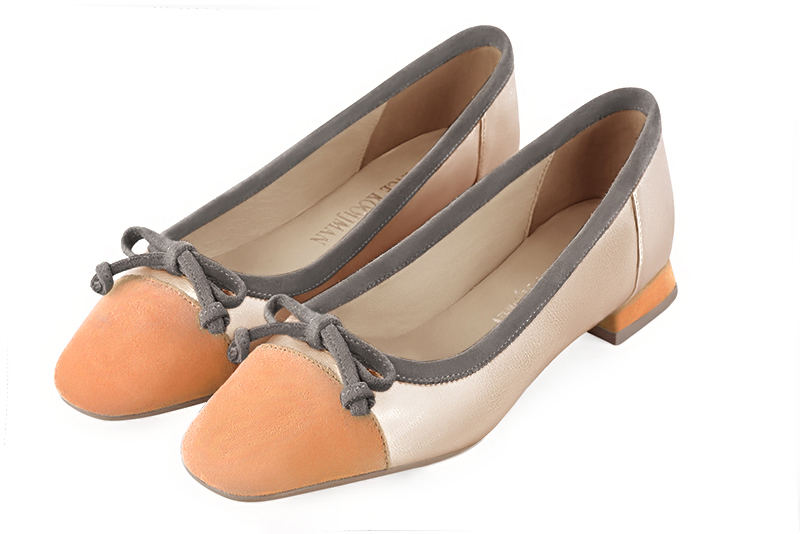 Chaussure femme plate : Ballerine avec un petit talon haut de gamme couleur orange curcuma, or doré et gris galet. Choix des talons - Florence KOOIJMAN