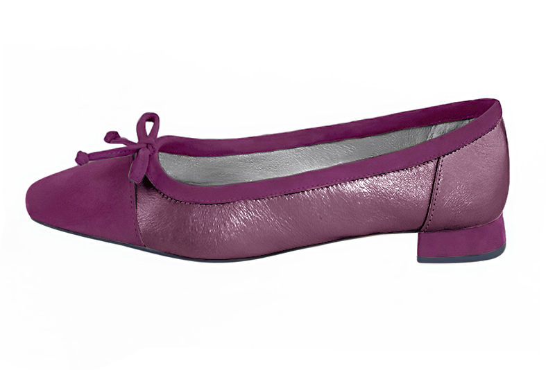 Chaussure femme plate : Ballerine avec un petit talon haut de gamme couleur violet myrtille. Choix des talons - Florence KOOIJMAN