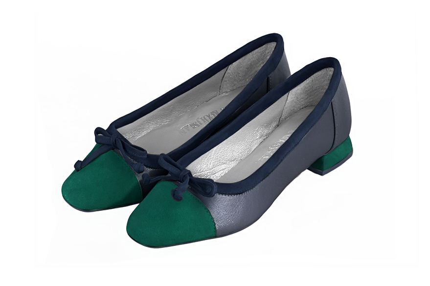 Chaussure femme plate : Ballerine avec un petit talon haut de gamme couleur vert émeraude et bleu denim. Choix des talons - Florence KOOIJMAN
