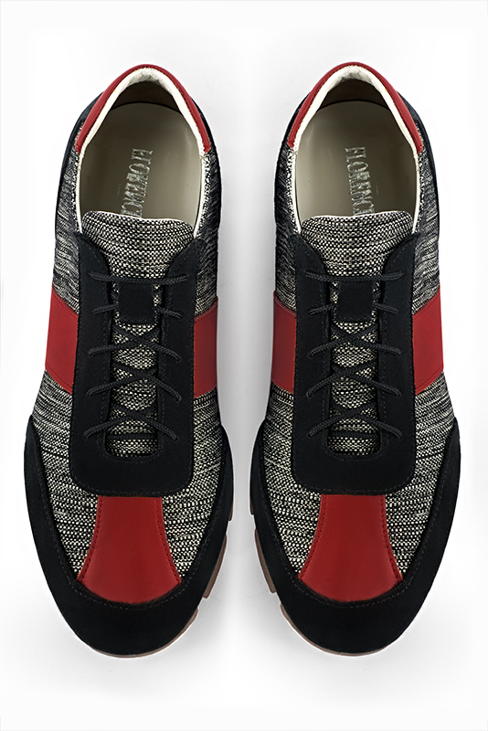 Basket homme habillée : Sneaker urbain tricolore couleur noir mat et rouge coquelicot. Semelle fine. Doublure cuir. Vue du dessus - Florence KOOIJMAN