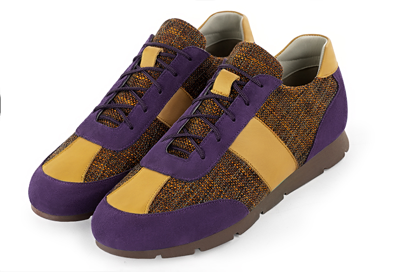 Basket homme habillée : Sneaker urbain tricolore couleur violet améthyste, orange corail et jaune ocre. Semelle fine. Doublure cuir Vue avant - Florence KOOIJMAN