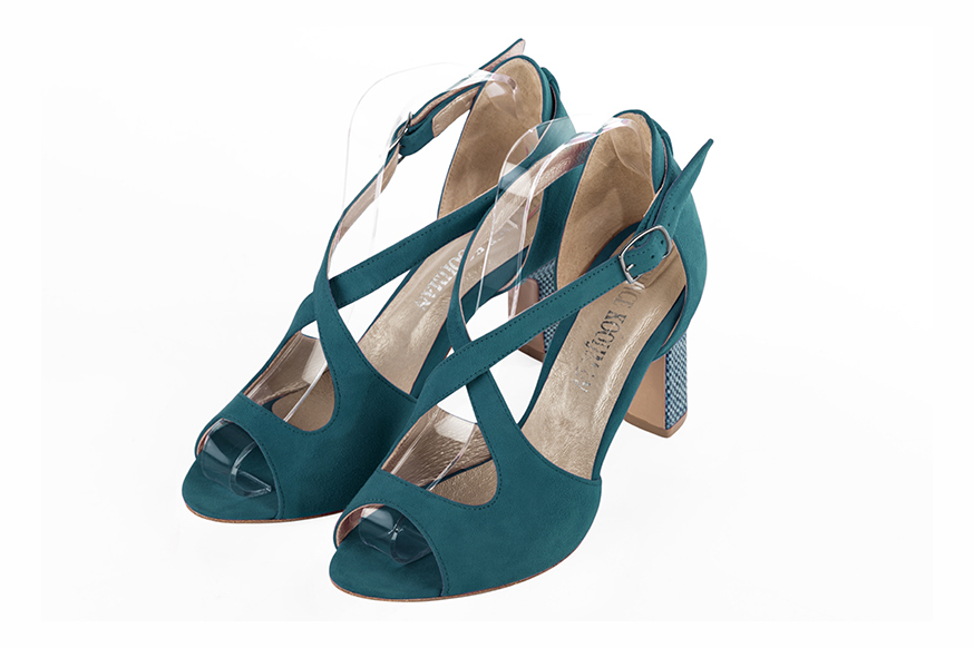 Sandales élégantes et raffinées pour soirées et cérémonies, coloris bleu canard. Bout rond. Haut. Talon trotteur. Cérémonie, soirée, cocktail, évènementiel. Personnalisation : Choix des cuirs, 
                des couleurs et des talons. Petites et grandes pointures. - Florence KOOIJMAN