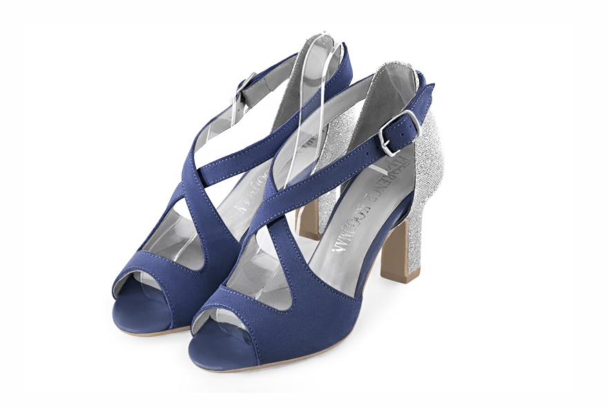 Sandales élégantes et raffinées pour soirées et cérémonies, coloris bleu indigo et argent platine. Bout rond. Haut. Talon trotteur. Cérémonie, soirée, cocktail, évènementiel. Personnalisation : Choix des cuirs, 
                des couleurs et des talons. Petites et grandes pointures. - Florence KOOIJMAN
