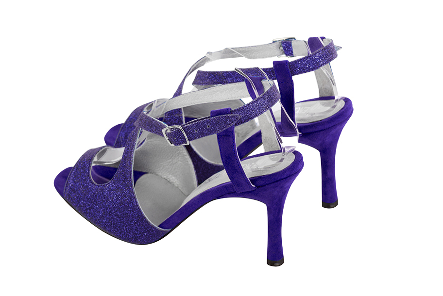 Sandales habillées femme brides croisées arrière ouvert cuir violet outremer et violet améthyste à talon fin de 8.5 cm et bout rond - Vue arrière