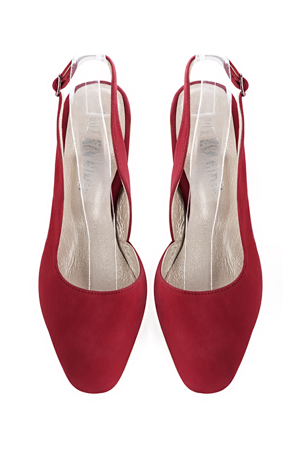 Escarpins bride arrière rouge carmin. Bout rond. Talon fin de 7.5 cm - Vue du dessus