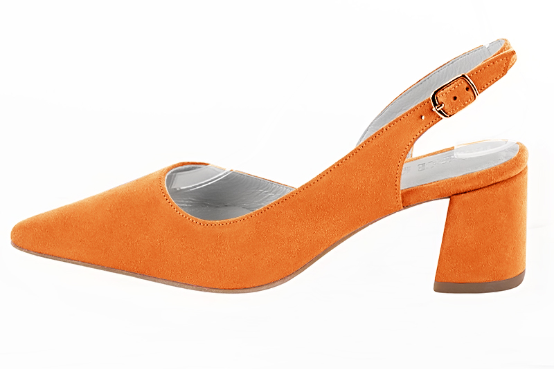 Chaussure femme à brides :  couleur orange abricot. Bout pointu. Talon mi-haut évasé. Vue de profil - Florence KOOIJMAN