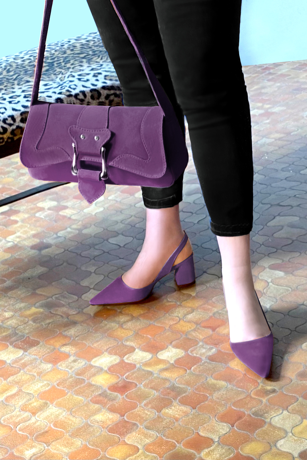 Chaussure femme à brides :  couleur violet améthyste. Bout pointu. Talon mi-haut évasé. Vue du dessus - Florence KOOIJMAN