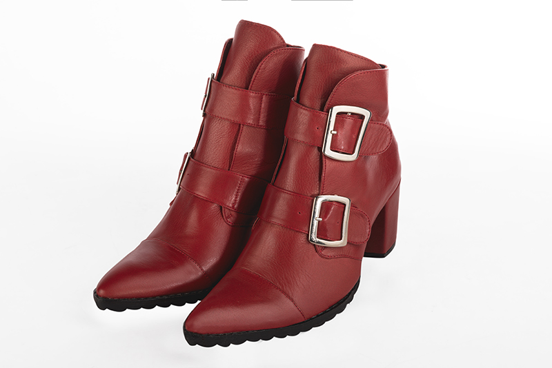 Bottines élégantes et raffinées avec des boucles à l'avant, coloris rouge coquelicot. Bout effilé. Mi-haut à haut. Talon bottier. Personnalisation : Choix des cuirs, des couleurs et des talons. Cou-de-pied sur mesure. - Florence KOOIJMAN