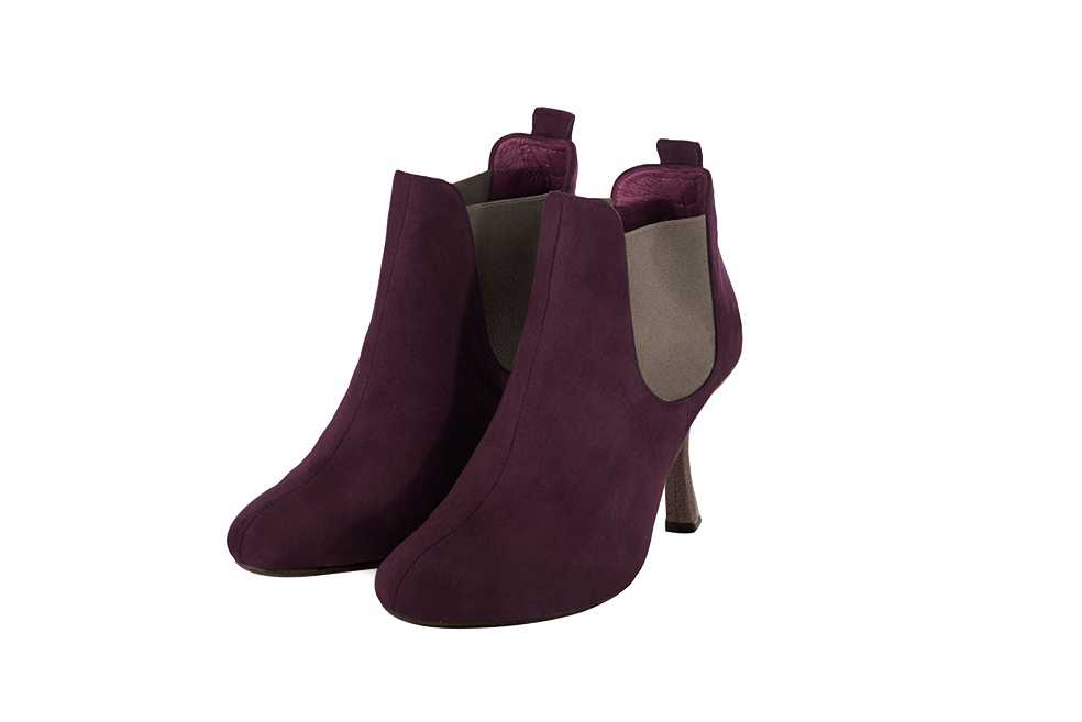 Bottines élégantes et raffinées avec des élastiques sur les côtés, coloris rouge aubergine et marron taupe. Bout rond. Haut. Talon bobine. Personnalisation : Choix des cuirs, des couleurs et des talons. Cou-de-pied sur mesure. - Florence KOOIJMAN