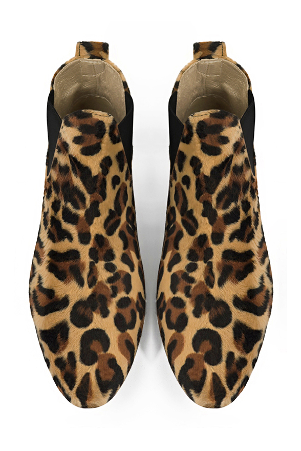 Boots femme : Boots élastiques sur les côtés couleur noir safari. Bout rond. Talon plat bottier. Vue du dessus - Florence KOOIJMAN