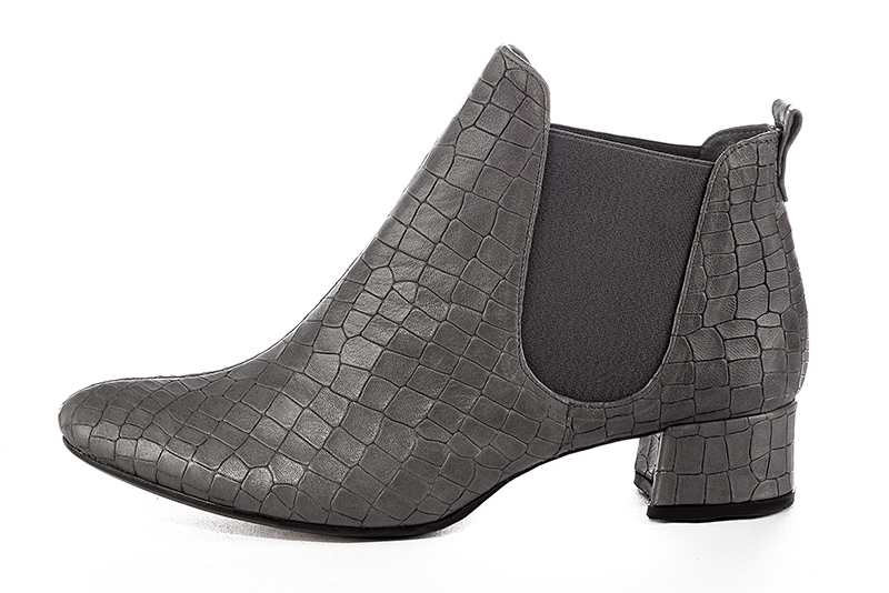 Boots femme :  couleur gris cendre. Bout rond. Petit talon évasé. Vue de profil - Florence KOOIJMAN