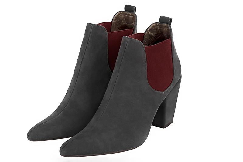 Bottines femme avec des élastiques gris acier et rouge carmin. Bout effilé. Talon conique de 7.5 cm - Vue avant